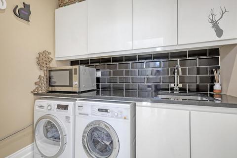 3 Hill Hall, Theydon Mount, Epping, CM16 7QQ