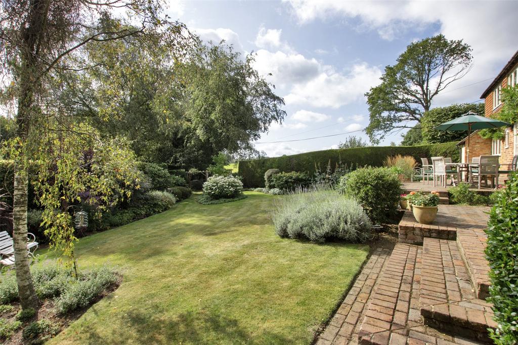 Terrace &amp; Rear Gdn