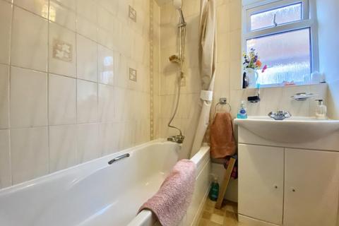 11 Cheviot Close, Harlington, Hayes, UB3 5LR