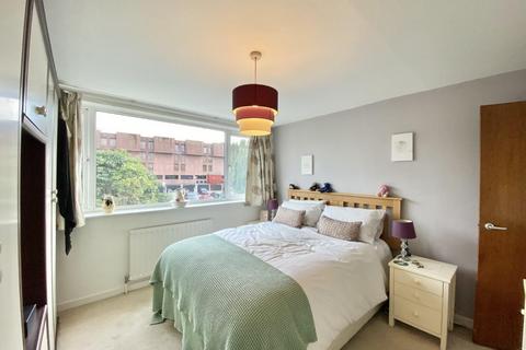 11 Cheviot Close, Harlington, Hayes, UB3 5LR