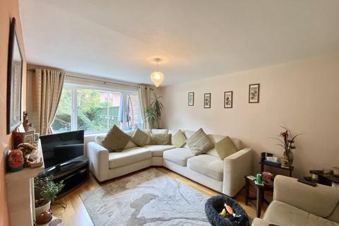11 Cheviot Close, Harlington, Hayes, UB3 5LR
