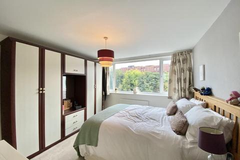 11 Cheviot Close, Harlington, Hayes, UB3 5LR