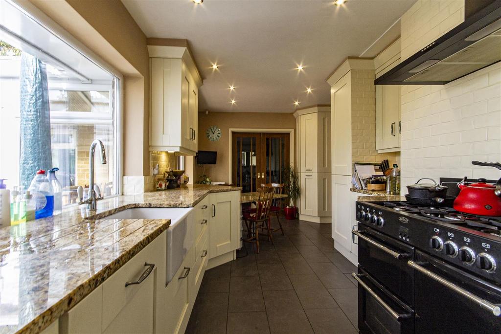 Moor Road, Ashover, Chesterfield 4 bed detached bungalow for sale £