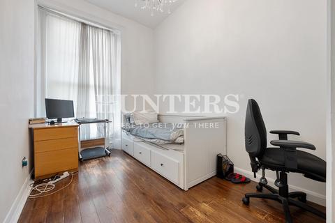 2 bedroom flat for sale, Priory Terrace, London, NW6