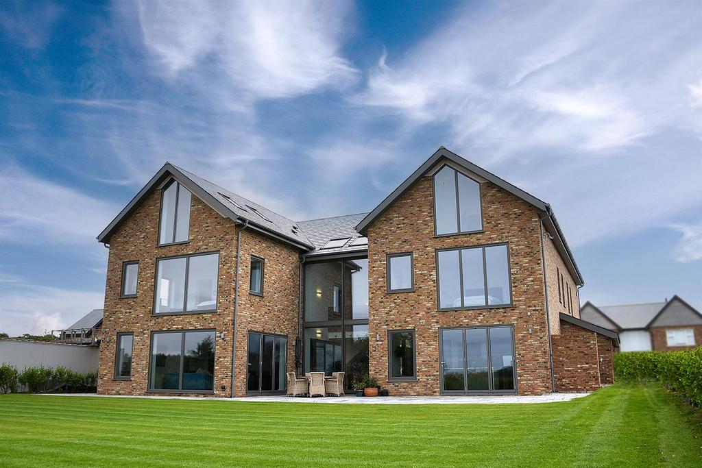 Pipers Reach, Ballam Oaks, Lytham 5 bed detached house for sale £