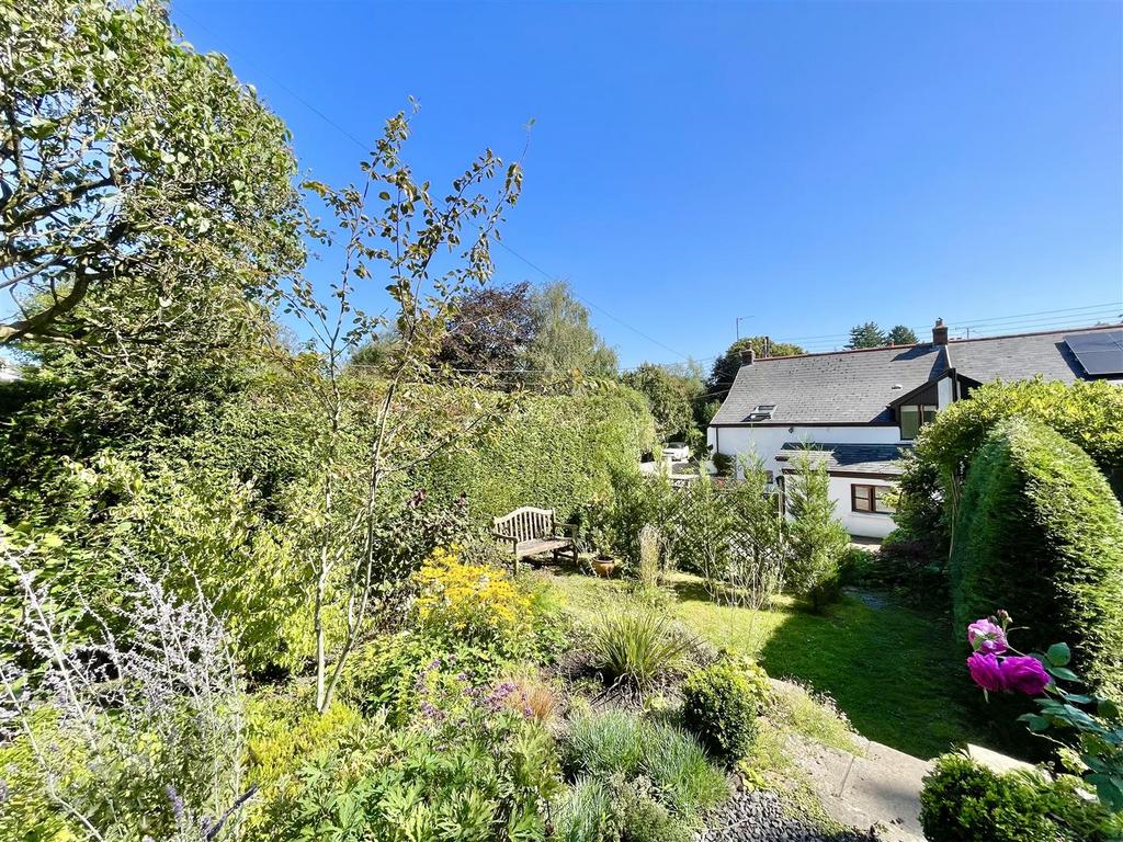 Lake, Tawstock, Barnstaple 4 bed semidetached house for sale £350,000