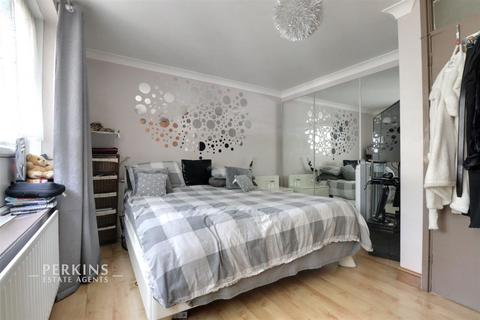 2 Whittle Close, Southall, UB1 3JU