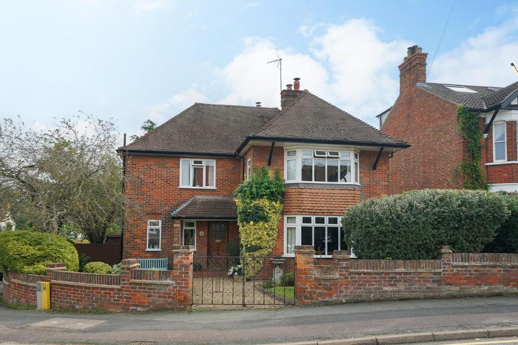 Rosebery Avenue, Leighton Buzzard 4 bed detached house for sale £700,000