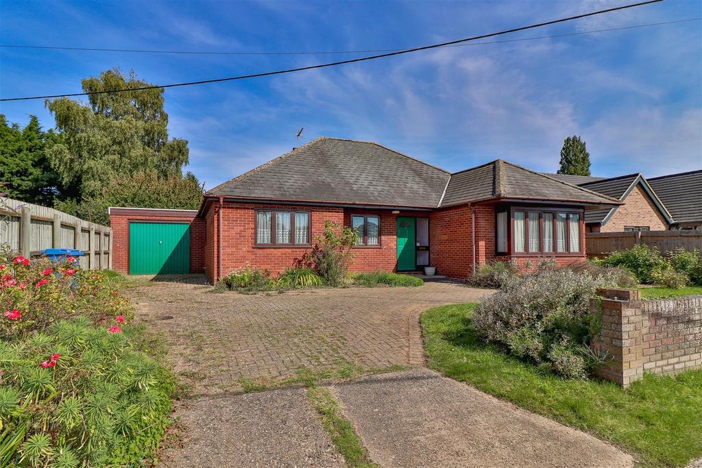 The Green, Hadleigh, Ipswich 3 bed detached bungalow for sale £430,000