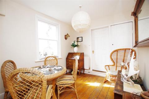 34 Avenue Road, Swindon, SN1 4BZ