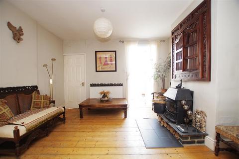 34 Avenue Road, Swindon, SN1 4BZ