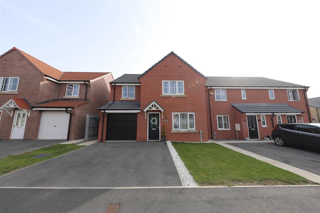 Metcalfe Drive, Cottingham 4 bed detached house for sale £300,000