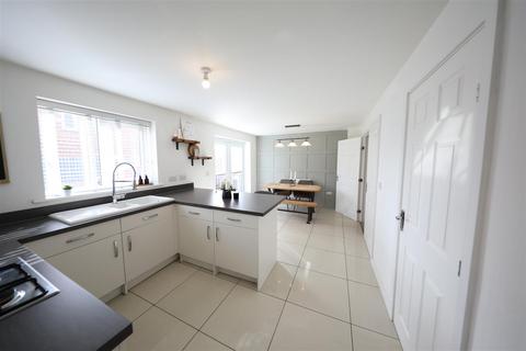 4 bedroom detached house for sale - Metcalfe Drive, Cottingham