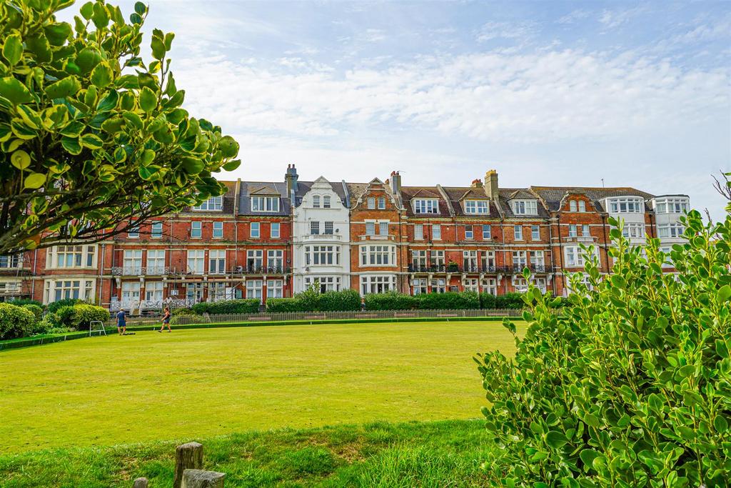 Grosvenor Gardens, St. LeonardsOnSea 2 bed for sale £275,000