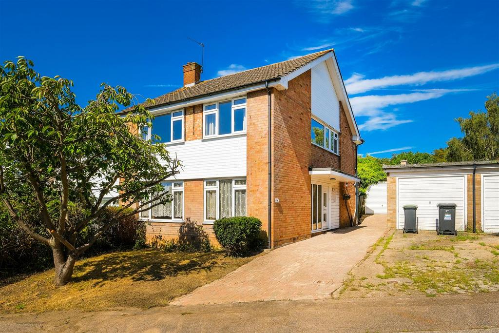 Ardmore Lane, Buckhurst Hill 4 bed end of terrace house for sale £650,000