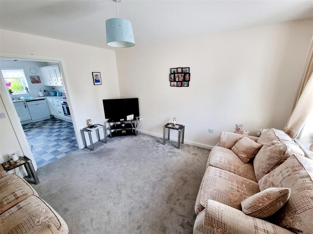 Sitting room 1.jpg