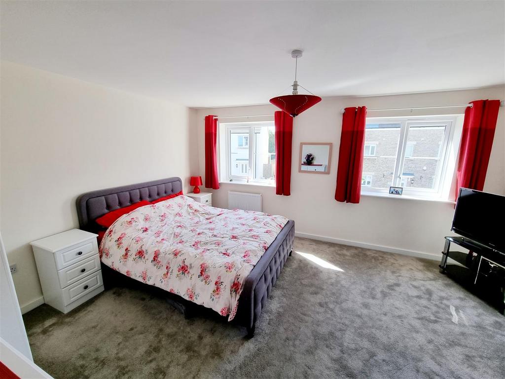 Bed 1.jpg