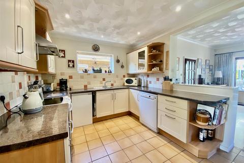 39 Oundle Road, Chesterton, Peterborough, PE7 3UA