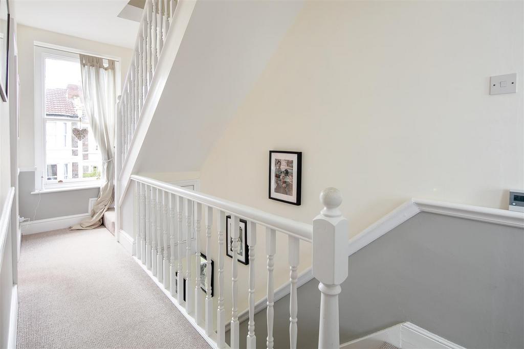 28 Cambridge Crescent-6.jpg
