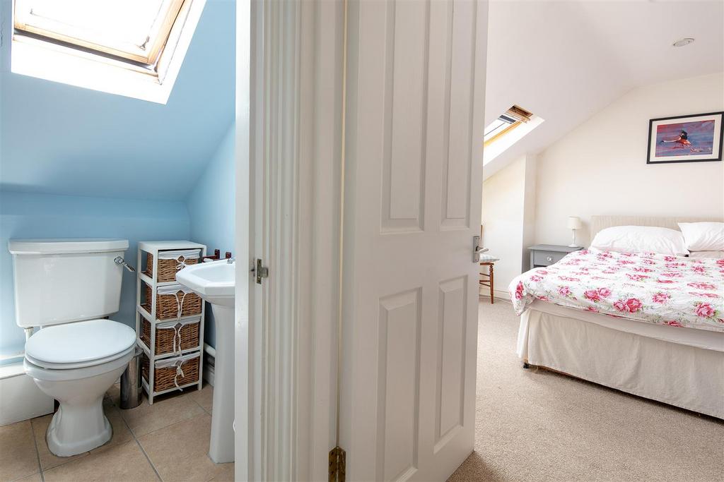 28 Cambridge Crescent-3.jpg