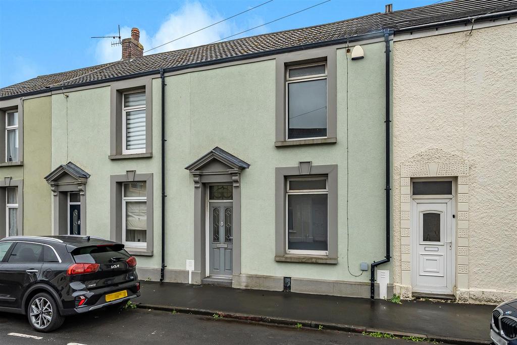 Rodney Street, Sandfields, Swansea 2 bed terraced house for sale £160,000