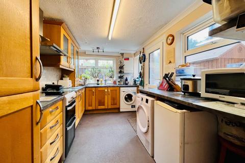 6 Abbott Road, Folkestone, CT20 1NG