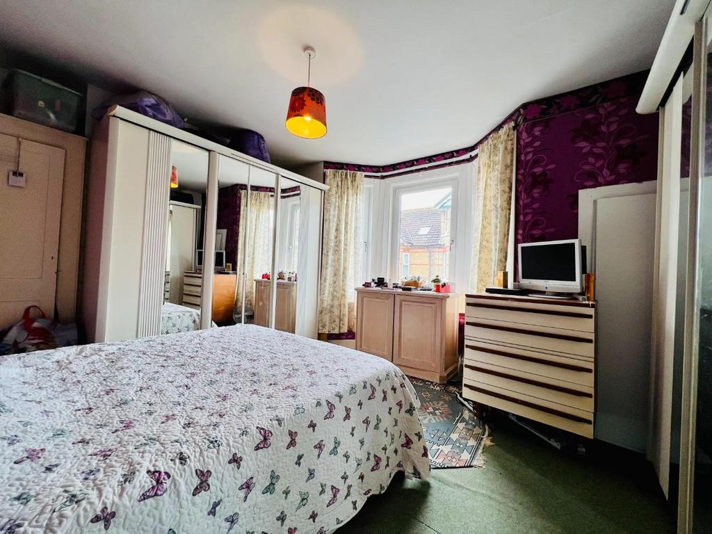 Bedroom 1.jpeg