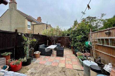 6 Abbott Road, Folkestone, CT20 1NG