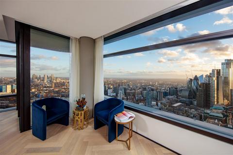2 bedroom penthouse for sale, Principal Tower, London, EC2A