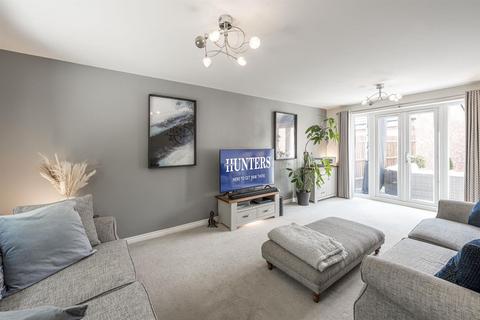 14 Dawn Close, Wollaston, Stourbridge, DY8 4GF