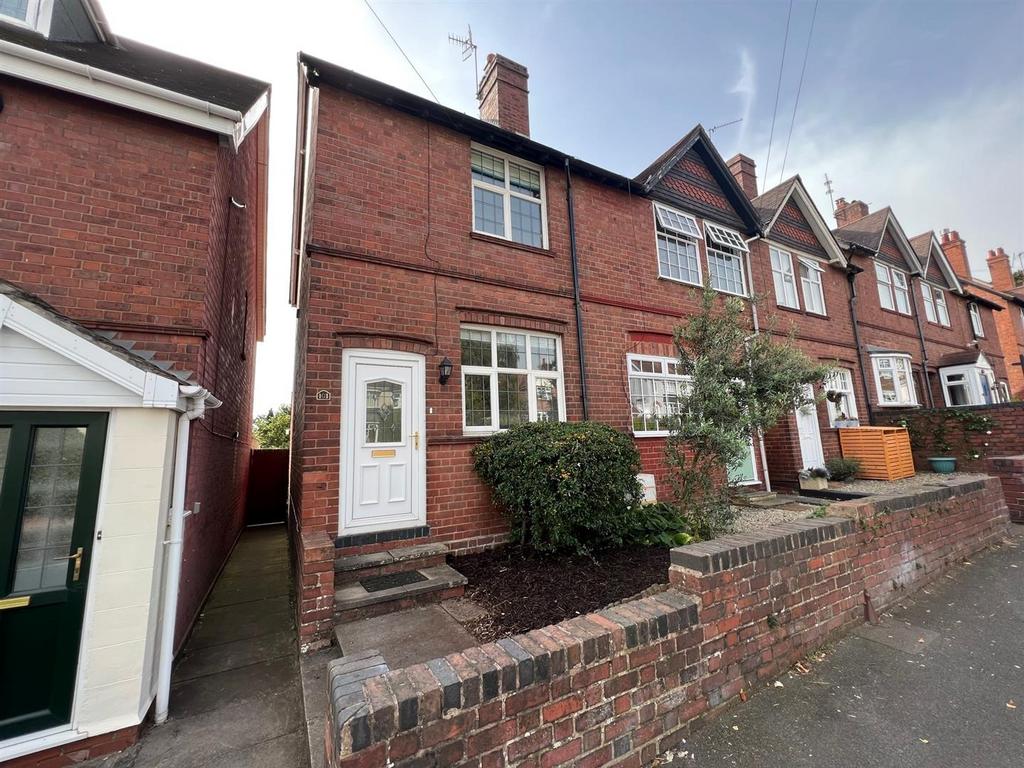Vicarage Road, Wollaston, DY8 4QZ 2 bed end of terrace house for sale