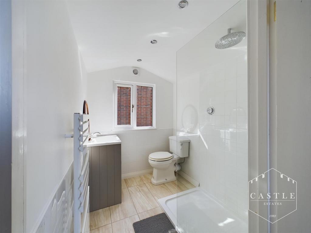 Ensuite shower room