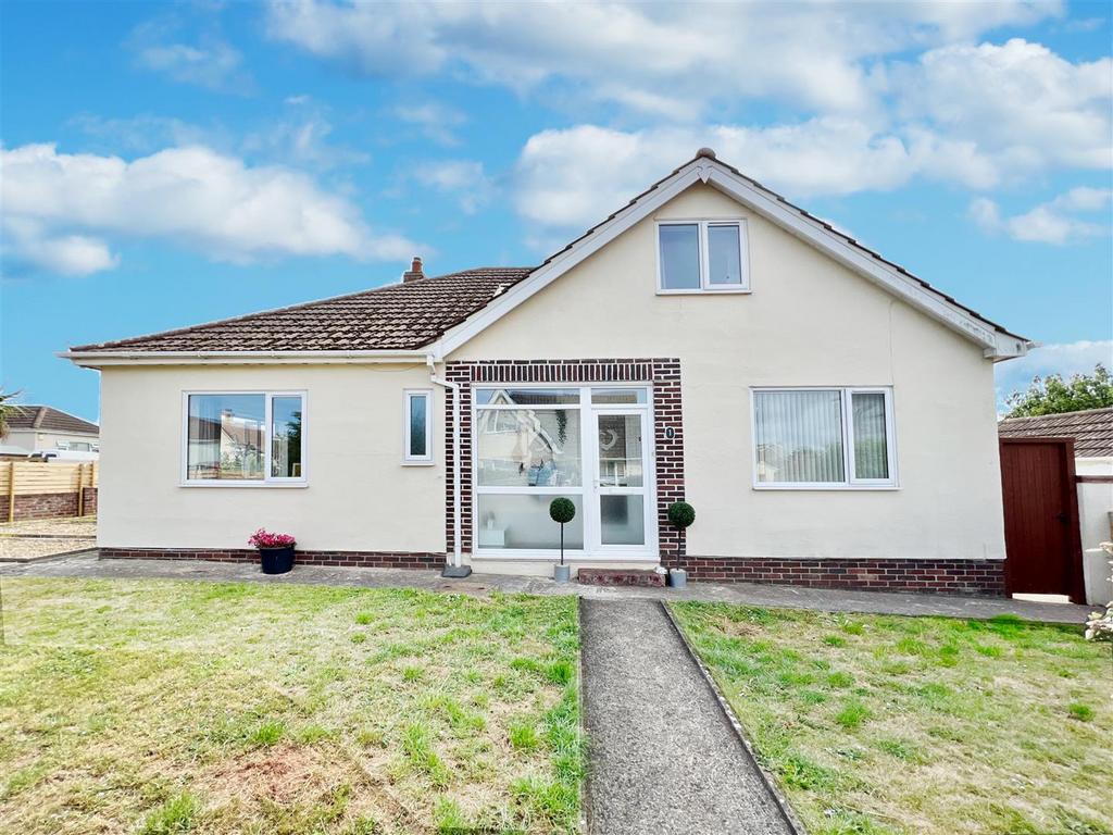 Windmill Close, Brixham 4 bed detached bungalow £425,000