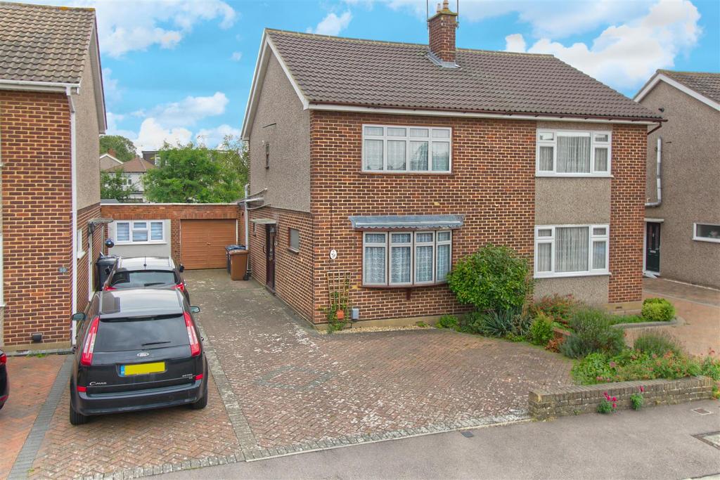 Salmons Close, Ware 2 bed semidetached house for sale £500,000