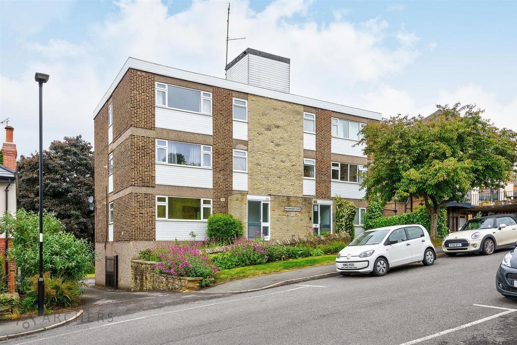 92 Brookhouse Hill, Sheffield 2 bed flat for sale £150,000