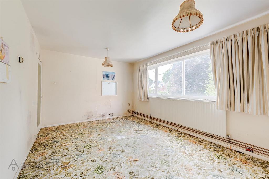 92 Brookhouse Hill, Sheffield 2 bed flat for sale £150,000