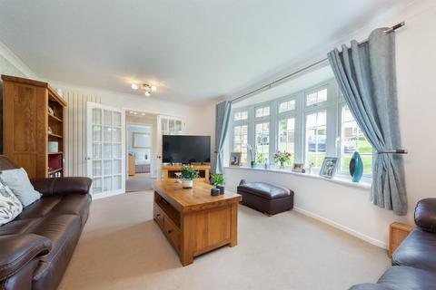 8 Kersey Drive, South Croydon, CR2 8SX