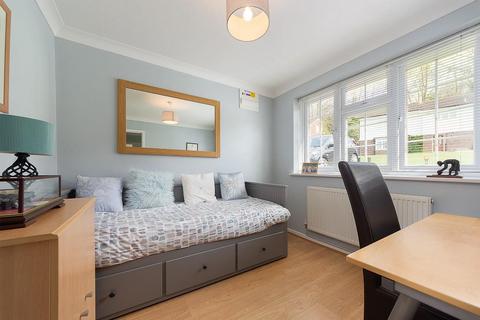 8 Kersey Drive, South Croydon, CR2 8SX