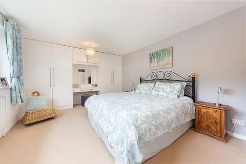 8 Kersey Drive, South Croydon, CR2 8SX