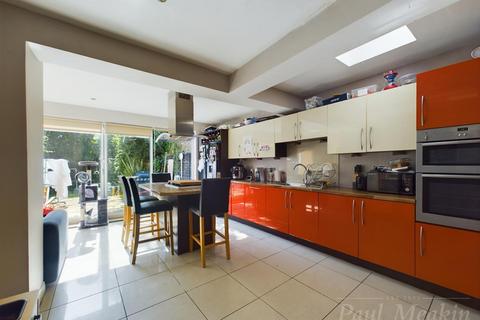 78 Foxearth Road, South Croydon, CR2 8EE