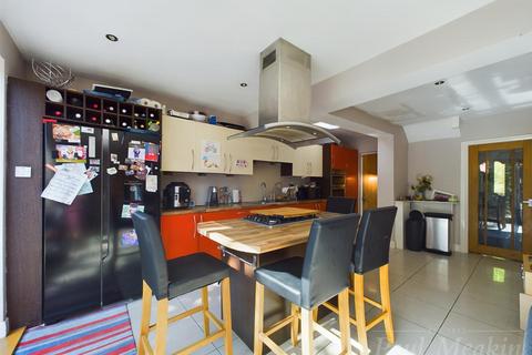 78 Foxearth Road, South Croydon, CR2 8EE