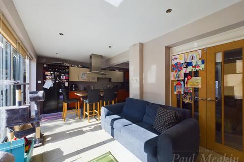 78 Foxearth Road, South Croydon, CR2 8EE