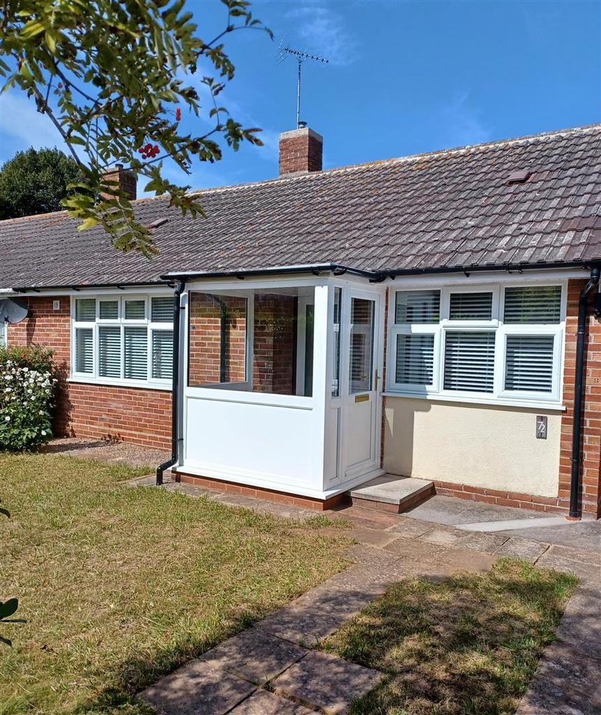 Manor Orchard, Taunton 2 bed bungalow £1,200 pcm (£277 pw)