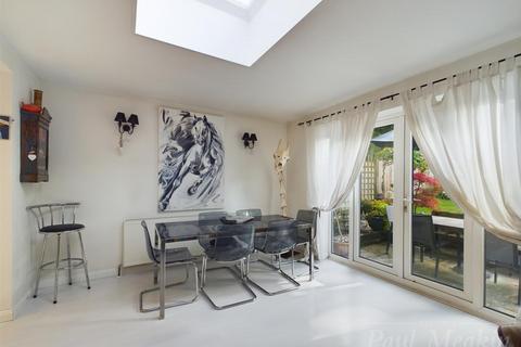 30 Chestnut Grove, South Croydon, CR2 7LH