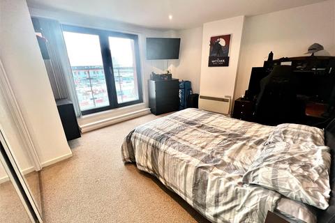 1 bedroom apartment for sale, South Quay, Kings Road, Marina, Swansea