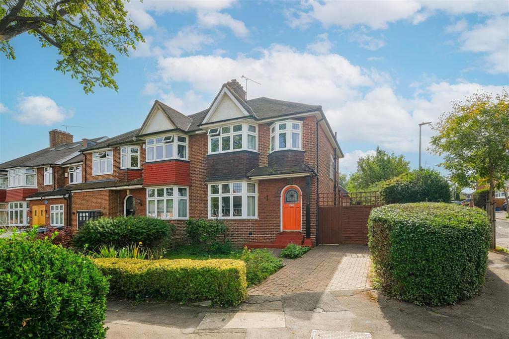 The Vale, Woodford Green 3 bed house for sale £725,000