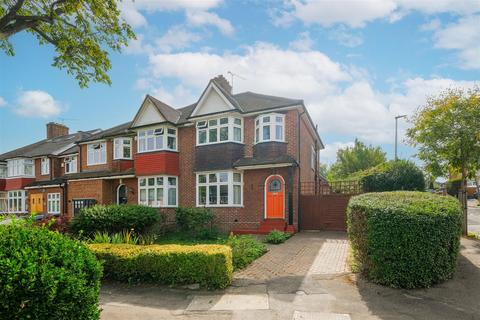 14 The Vale, Woodford Green, IG8 9BX