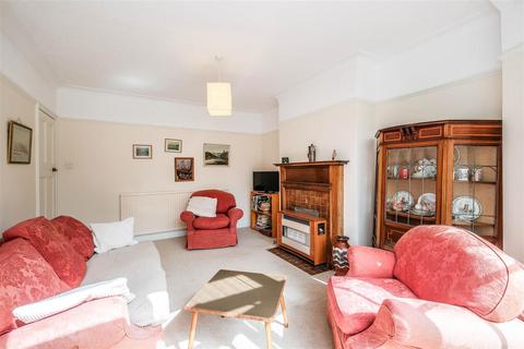 14 The Vale, Woodford Green, IG8 9BX