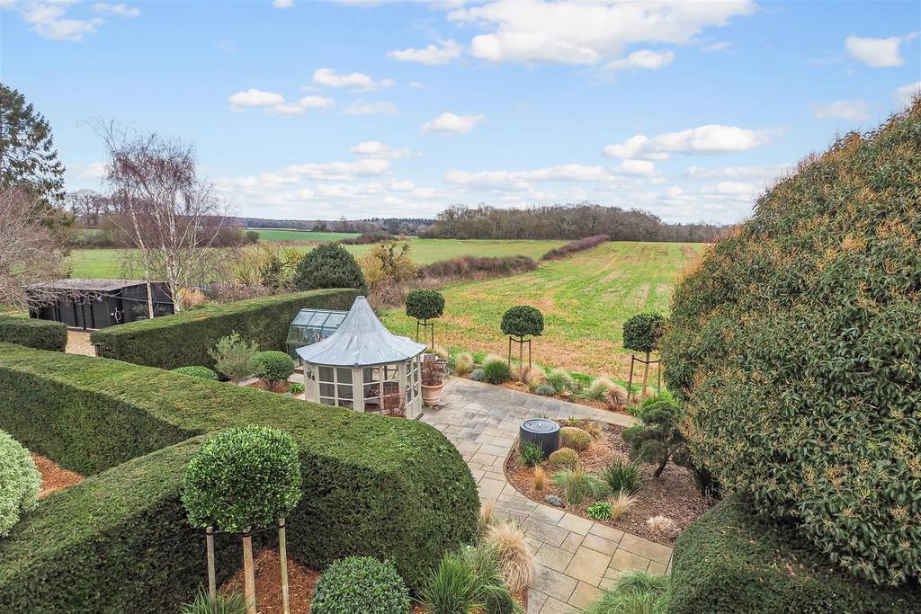 Garden & Views