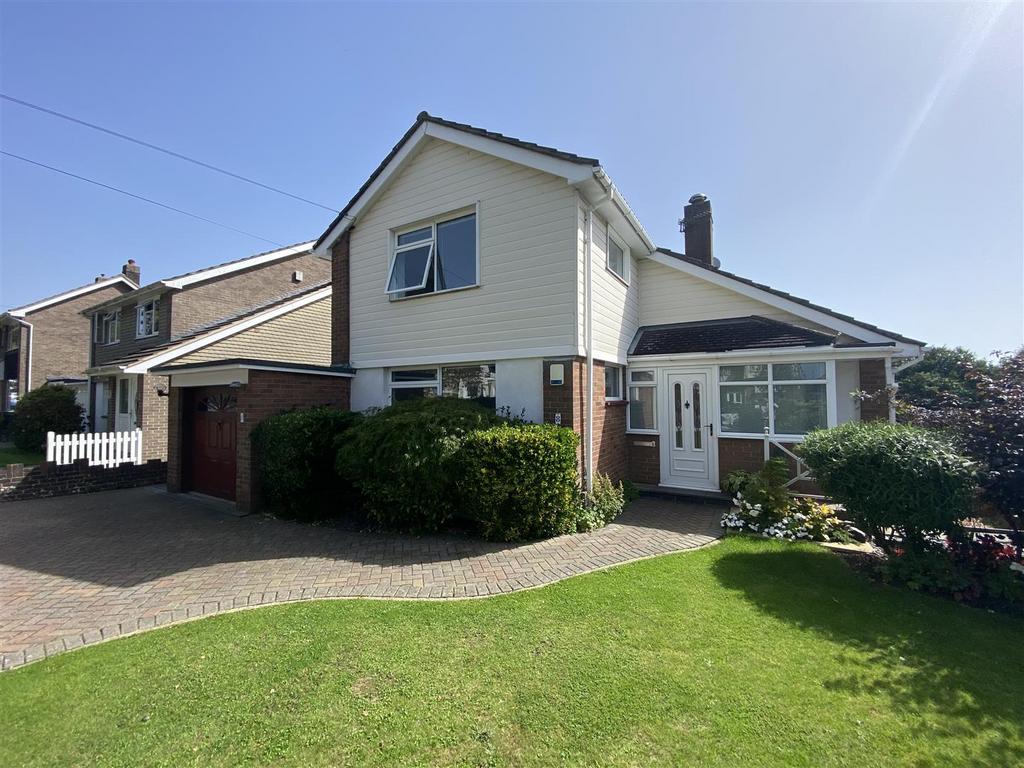Central Avenue, Findon 3 bed detached house for sale £725,000